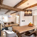 Exklusives Alpenchalet Mit Jacuzzi & Sauna Fuer Bis Zu 14 Personen