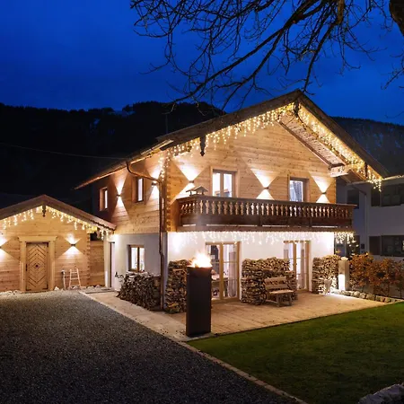 Exklusives Alpenchalet Mit Jacuzzi & Sauna Fuer Bis Zu 14 Personen *