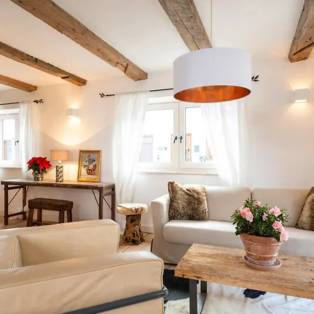 Exklusives Alpenchalet Mit Jacuzzi & Sauna Fuer Bis Zu 10 Personen