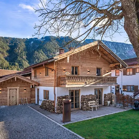 Exklusives Alpenchalet Mit Jacuzzi & Sauna Fuer Bis Zu 14 Personen