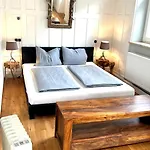 Exklusives Alpenchalet Mit Jacuzzi & Sauna Fuer Bis Zu 14 Personen *